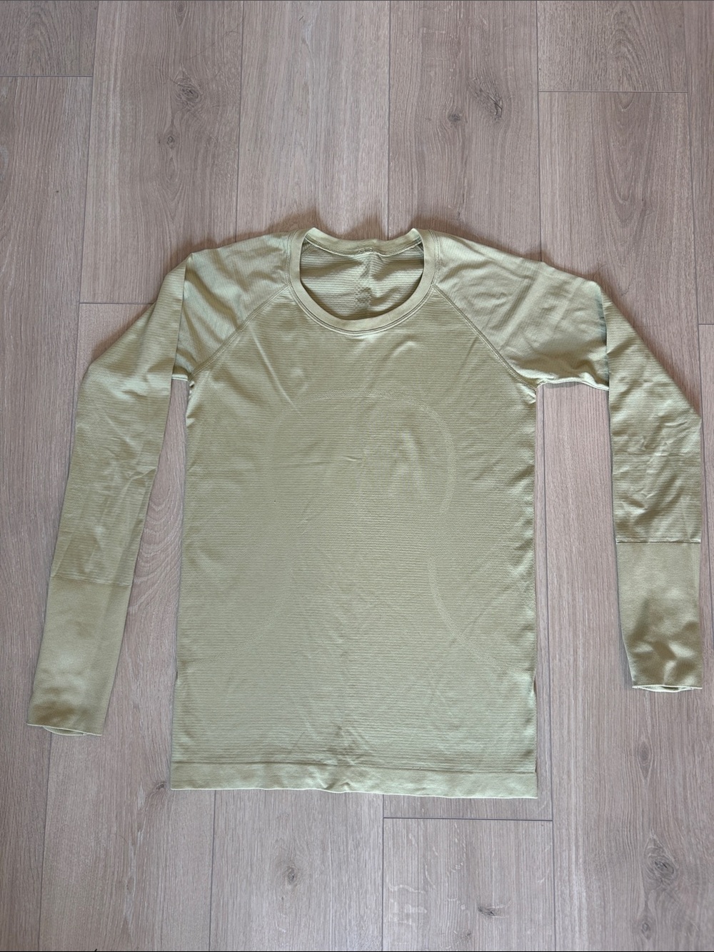 Lululemon Swiftly long sleeve - size 8